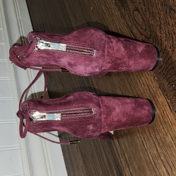 💥 Ivanka Trump Kellsee Women Pointed Toe Ankle Strap Heels - Picture 6 of 8